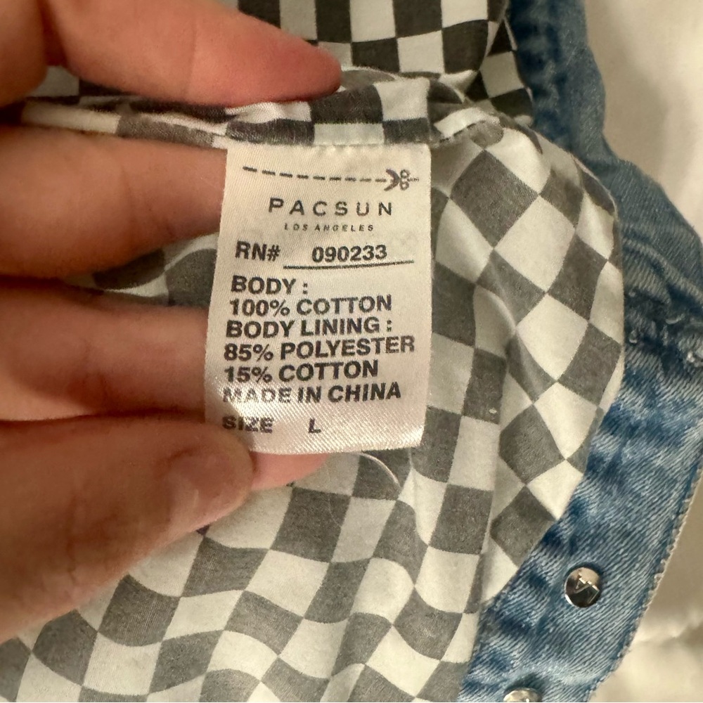 PacSun Distressed Jean Jacket with checkered lining - Picture 4 of 5